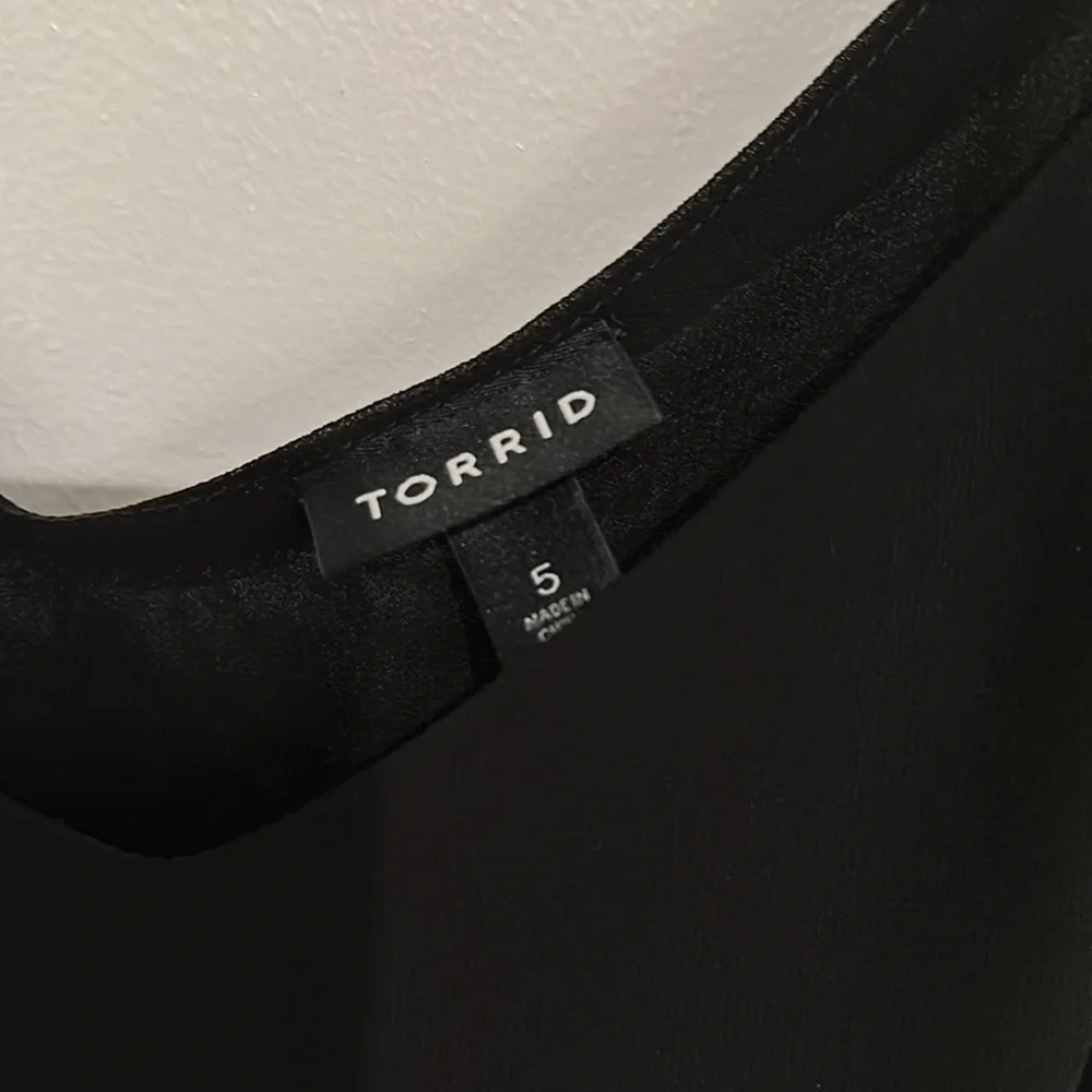 Torrid 5 Plus Black blouse 100 percent polyester - Picture 3 of 5